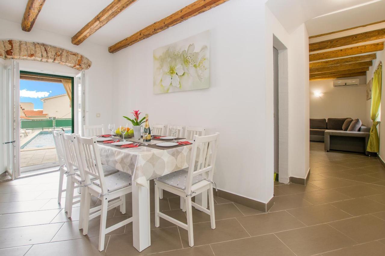 Holiday Home Olga With Pool &Pet Friendly Pula Exterior photo
